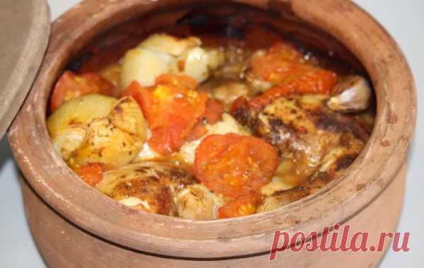 Куриные окорочка в горшочке с овощами