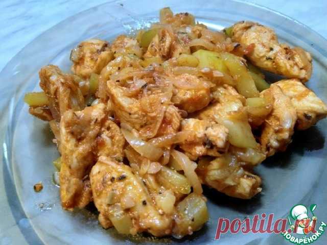 Курица с кабачком. Этот рецепт из категории "что бы такое приготовить на ужин (или обед)" по быстрому. Если добавить кабачок в пропорции 2:1, то можно подавать без гарнира. Я готовлю это блюдо в качестве мясного, кабачок придаёт сочности куриной грудке.