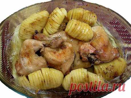 Курица с картошкой "в рукаве"...ЭТО МОЁ САМОЕ ЛЮБИМОЕ БЛЮДО!!!!!!!! - Вкусно с Любовью - медиаплатформа МирТесен Некуда подорваться, некуда воспарить Кукольник - в резервации, не с кем поговорить... Сказать что это вкусно, значит ничего не сказать.....это моё самое любимое блюдо! Готовится просто и быстро, а получается.....ммммммм........ Потребуется : Курица или окорочка,или крылья , масло растительное -4-5