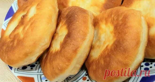 Беляши без мяса, нежные, как пух: как приготовить. Рецепт опытной хозяйки Пирожки в виде беляшей можно делать с самой разной начинкой. К примеру, гороховая – это аппетитно, ароматно и сытно, а если в кашу добавить зелень, чеснок и немного молока для густоты, получается изумительная начинка. Для приготовления вам потребуются такие ингредиенты: вода, 200 мл; газировка, 550 мл; мука, 1 кг; дрожжи и соль по 1 ст.л; […]