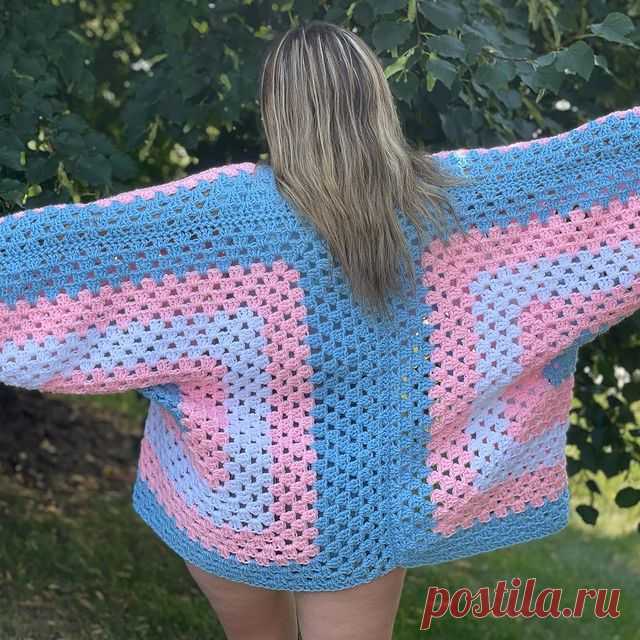 🏳️‍⚧️💕🦋 finally finished my #transpride🌈  cardigan and i’m obsessed! it’s an oversized design with puffy sleeves and cuffs at the end. it’s seriously so fun and comfyy - next i will be making a #nonbinary cardigan :) love workin on these pride projects! 
•
•
• #crochet #crochetersofinstagram #bisexual #pride #trans #transgender #handmade