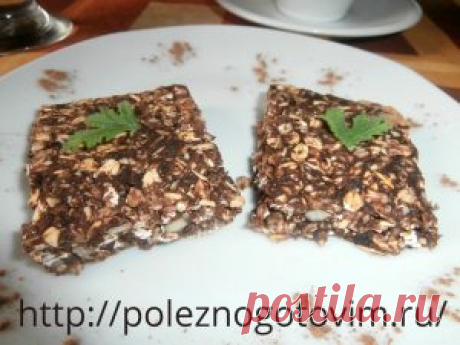 Рецепт печенья из овсяных хлопьев Вкусное шоколадное печенье из овсяных хлопьев готовится быстро и просто без выпечки, муки, сахара и яиц. Это самый простой и полезный рецепт вкусного лакомства.