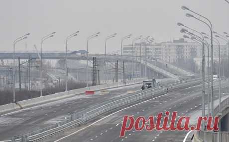 В мэрии назвали степень готовности четвертого участка Южной рокады. На четвертом, замыкающем участке Южной рокады Москвы от улицы Марьинский Парк до МКАД завершается переустройство инженерных коммуникаций.
