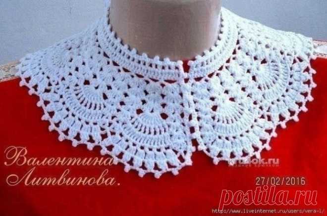 Ажурный воротник крючком Работа Валентины Литвиновой *Ажурные кружева, связанные крючком, никогда не выходят из моды. По изящным узорам видно, какие чувства хотела донести Вам мастерица: любовь, тепло, нежность, уют… Настоящий воротничок связан крючком из 100% турецкого хлопка. Особенно красиво смотрится...