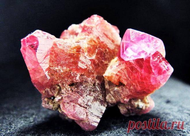 КАМНИ. КОРУНД