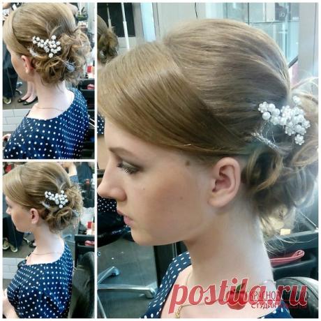 С нашими стилистами💇 можно не волноваться😊 за свой образ. Вы будете неотразимы👸 на любом торжественном🎉 мероприятии. Работа стилиста🌹 Елены Симонян м.Кузьминки.