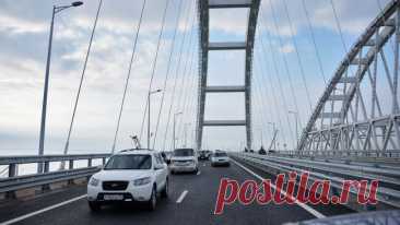 Число машин в очереди у Крымского моста превысило 1,1 тысячи