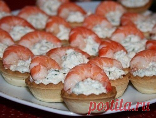 Корзиночки с творогом и креветками