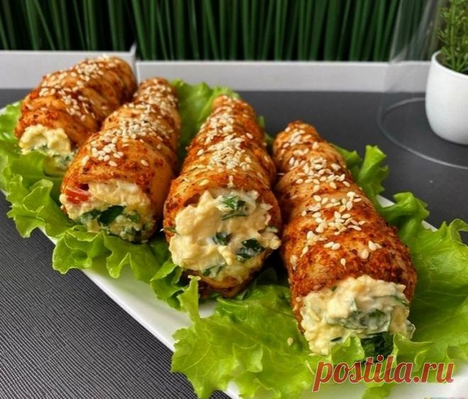 ФАРШИРОВАННЫЕ трубочки из КУРИНОГО ФИЛЕ Ингредиенты: филе куриное 500 гр масло 1 ч л любимые специи фольга или кондитерские конусы Для начинки: 1 яйцо сметана 1-2 ст л зелень и чеснок( по вкусу) Помидоры Черри⠀ Приготовление: Филе режем на тоненькие полосочки, посыпаем специями, добавляем масло, перемешиваем. Мастерим из фольги трубочки. Либо используем конусы. Накручиваем филе. Выпекаем при 180 гр 10-15 […]