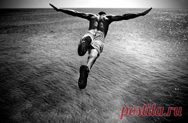 Действительно полезные советы. Здоровье: 1. Пейте много воды. 2. Завтракайте по королевски, обедайте, как принц и ужинайте, как нищий. 3. Ешьте больше продуктов, растительного происхождения и ешьте меньше пищи, которая производится на заводах. 4. Больше играйте в игры. 5. Прочитайте больше книг6. Посидите в тишине, по...