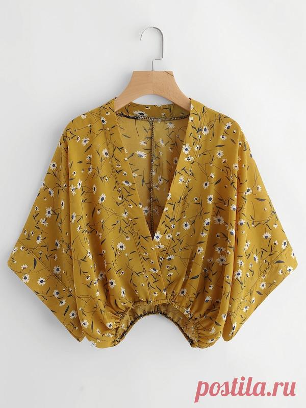 Модная блуза с запахом и принтом