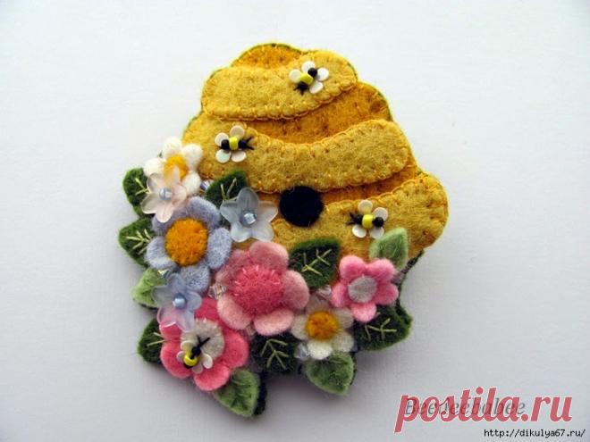 Как сделать крошечную пчелку из блесток и бисера