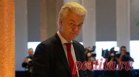 Лидер победившей в Нидерландах партии: страна не должна поставлять оружие ВСУ. Лидер победившей на парламентских выборах в Нидерландах Партии свободы (PVV) Герт Вилдерс высказался против поставок оружия Вооружённым силам Украины. Читать далее