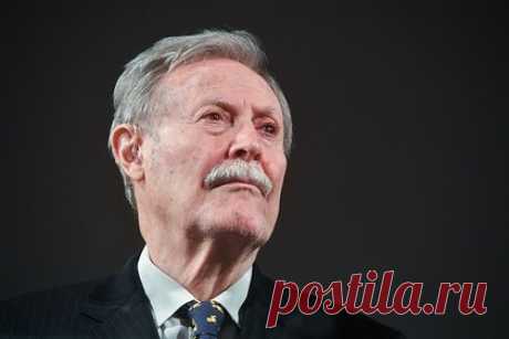 Раскрыты подробности состояния худрука Малого театра. Состояние госпитализированного народного артиста РФ и художественного руководителя Малого театра Юрия Соломина остается стабильно тяжелым. Отмечается, что Соломин продолжает проходить лечение в больнице. «Состояние — стабильно тяжелое», — сказала директор театра Тамара Михайлова.