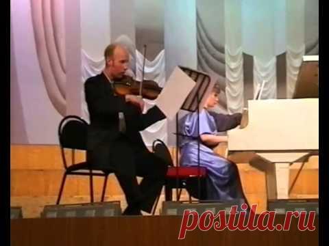 Меланхолическая сюита для скрипки и фортепиано в 5 частях. Исполняют Алексей Видякин и Виктория Архангельская. Из большого концертного зала Магнитогорской консерватории с авторского концерта Владимира Сидорова 24 февраля 2004 года.