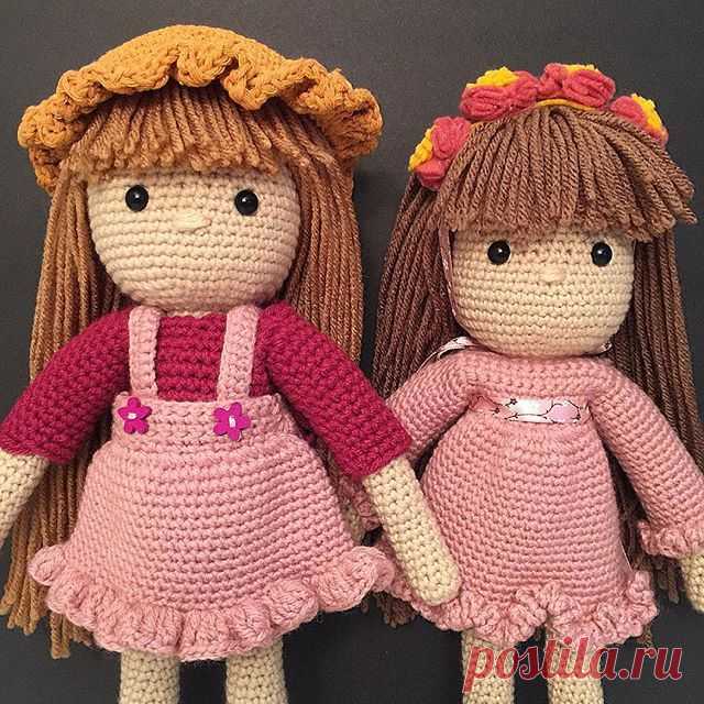 Sisters👭❤️ #sisterlove #pink #dress #crochet #crochetdolls #handmadedolls... | Iconosquare