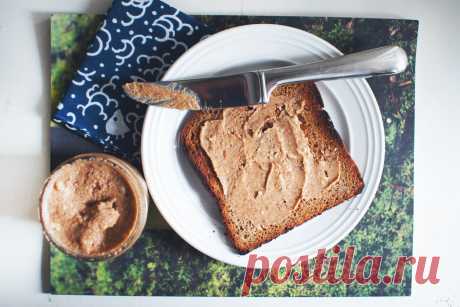 How to Make Almond Butter - Wake the Wolves