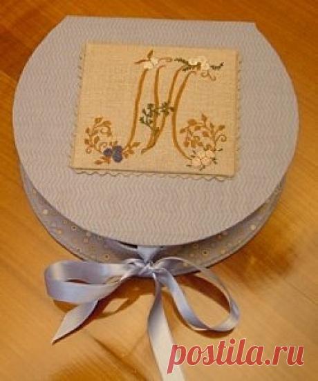 ШКАТУЛКА ИЗ ДИСКОВ ПОД ИЗОЛЕНТУ.