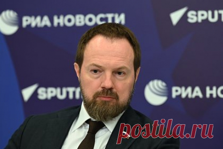В России предложили создать аналог «Евровидения». Депутат Государственной Думы Сергей Колунов предложил создать российский аналог «Евровидения» с конкурсантами только из дружественных стран. «Отечественный песенный конкурс должен стать международным, как &quot;Евровидение&quot;, но допускать к участию в нем нужно певцов только из дружественных нам государств», — сказал он.