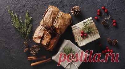 Психолог Баленко: подарок для ребёнка необязательно должен быть дорогим. Психолог Анна Баленко выразила мнение, что для маленьких детей стоимость положенного под ёлку подарка не имеет значения, гораздо важнее ощущение волшебства. С подростками же всё обстоит сложнее. Читать далее