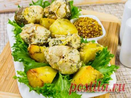 Рыба с картофелем, запеченные в «рукаве»