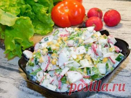 Быстрый весенний салат с редисом и кукурузой