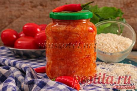 Салат «Завтрак туриста» с рисом на зиму Популярный рецепт советского времени – салат «Завтрак туриста» с рисом и овощами на зиму. Несложный в приготовлении, сбалансированный по составу, вкусный, сытный зимой он будет палочкой-выручалочкой во многих ситуациях. Салат можно подать как закуску или гарнир, взять для перекуса на работу,