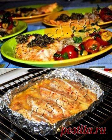 Ужин "doble". 1. Морской окунь с сальсой 2. Фриттата с соусом-песто