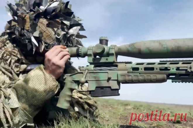 Десантник РФ выстрелом из винтовки уничтожил украинскую «Бабу Ягу». Боец с позывным «Болт» спас своих сослуживцев, за что был награждён медалью «За отвагу».