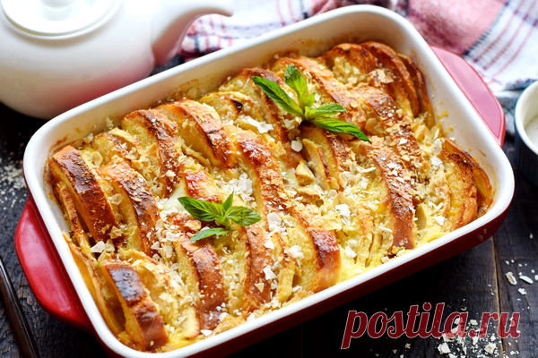 Шарлотка с яблоками из батона - рецепт с фото