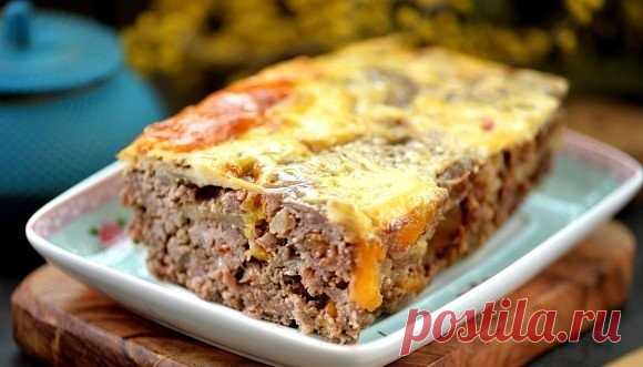 МЯСНАЯ ЗАПЕКАНКА СКУРАГОЙ И ИЗЮМОМ

Ингредиенты: 
Говяжий фарш - 600 г 
Изюм - 40 г 
Курага - 40 г 
Лук репчатый - 1 шт. 
Чеснок - 3-4 зубчика 
Перей жгучий - по вкусу 
Соль - по вкусу 
Перец ч.м. - по вкусу 
Масло растительное - 2 ст.л. 
Яйцо куриное - 1-2 шт. 
Молоко - 75 г 
Карри - 0,5 ч.л. 
Зира - 0,5 ч.л. 
Сухари панировочные - 3-4 ст.л. 

Приготовление:
Для приготовления запеканки подготовьте продукты по списку. В магазине я выбрала кусок хорошей говядины без жира и ...
