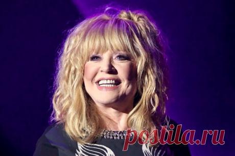 Владелец студии в Твери опроверг слухи о записанных Пугачёвой песнях. При этом Михаил Саламов подтвердил визит артистки в музыкальную студию «Салам», расположенную в Твери.