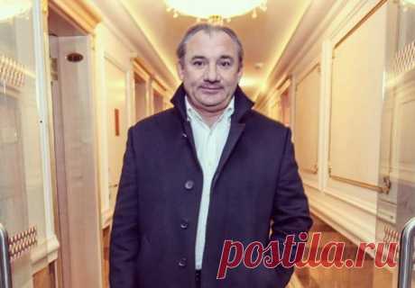 Николай Фоменко в бане: хвастливое фото актера вызвало зависть у пользователей Сети