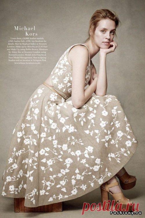 Подборка шикарных платьев из глянцевых изданий