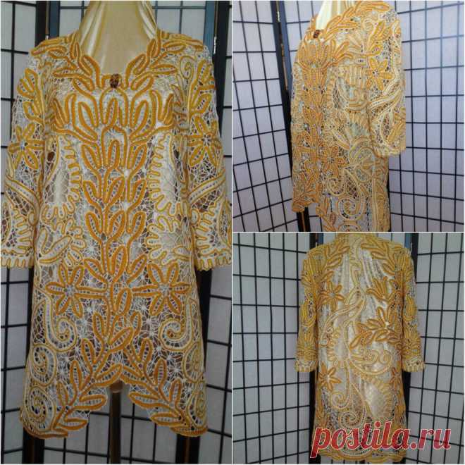 Жакет "ПАВА" сплетен на коклюшкахФасон -укороченный спереди,длинный сзади.Нитки: хлопок и натуральный шелк бежевого и рыжего цвета.На спине и рукавах-рисунок Птицы.