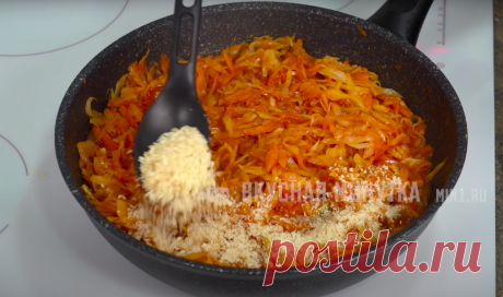 Когда мне хочется особенно вкусной тушеной капусты, готовлю ее, как бабушка научила (секрет - в сухарях, делюсь рецептом) | Кухня наизнанку | Яндекс Дзен