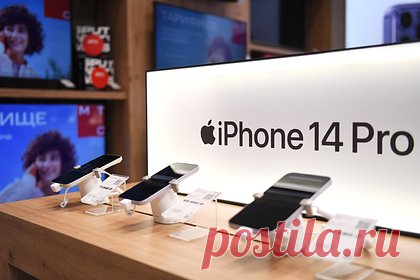 iPhone 14 Plus рекордно подешевел в России. На российском рынке подешевел новый смартфон Apple. Журналисты медиа заметили, что стоимость iPhone 14 Plus снизилась до 70-75 тысяч рублей. На старте продаж — осенью 2022 года — аппарат был оценен в 95 тысяч. Таким образом, смартфон рекордно подешевел — примерно на 20 тысяч рублей.