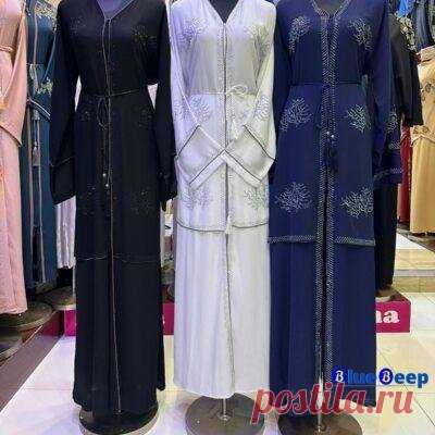 Embrace the Floral Trend: Abayas with Botanical Prints