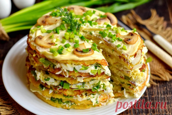 Закусочный картофельный торт с начинкой Рецепт закусочного блинного торта с начинкой. Блины создаем из тертого картофеля, жарим поочередно на сковороде. Прослаиваем их начинкой из яиц, мягкого сыра, зелени и маринованного лука, который придает блюду особый резкий и кисло-сладкий вкус. Блюдо просто идеально подойдет для праздничного стола, оно сытное и аппетитное, имеет привлекательный внешний вид.