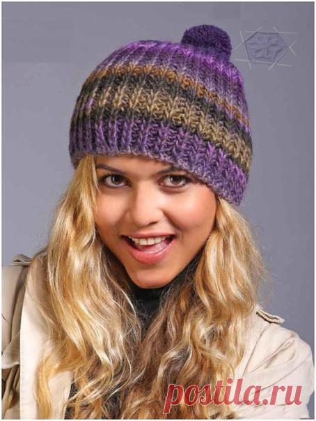 Шапочка с помпоном спицами английской резинкой

Обхват головы 50-53 см. Вам потребуется: 50 г фиолетовой меланжевой пряжи LANG YARNS Maxi Tosca (55% натуральной шерсти, 45% акрила, 92 м/50 г); набор чулочных спиц № 7.

Основной узор, круг, р.: 1-й р.: * 1 лиц. п., 1 п. с накидом снять как изн., повторять от *. 2-й р.: * 1 лиц. п., 1 п. с накидом провязать вместе изн., повторять от *. Повторять 1-й и 2-й р. Плотность вязания, основной узор: 16 п. и 18 р. = 10 х 10 см. Внима...