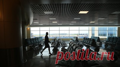 Аэропорты Шереметьево, Домодедово и Внуково работают штатно на фоне снегопада. Аэропорты Шереметьево, Домодедово и Внуково на фоне снегопада работают штатно, Жуковский с 06:00 закрыт на чистку полосы. Об этом сообщила Росавиация. Читать далее