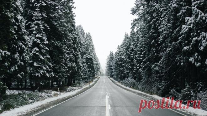 В Туве перекрыли автодорогу из-за схода снежной массы с горы. В связи со сходом снежной массы в Туве перекрыт участок на 45-м километре автодороги Мугур-Аксы - Хандагайты, передает республиканский главк МЧС в Telegram-канале. "В местечке Барлык произошел сход снежной массы с горы. Проезд ...