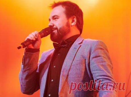 Антон Лирник показал любимых девочек и объяснял почему не отмечает День Валентина