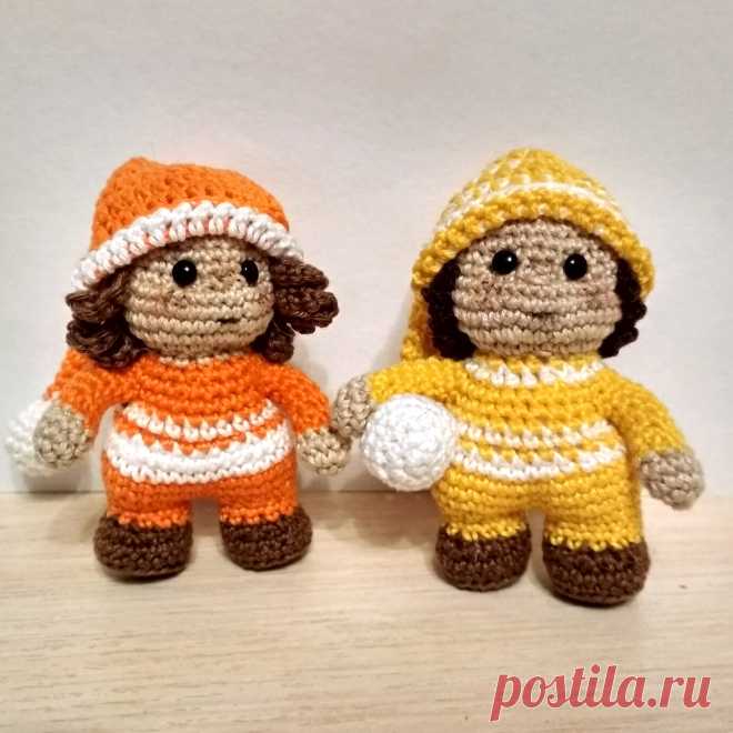 PDF Гномики крючком. FREE crochet pattern; Аmigurumi doll patterns. Амигуруми схемы и описания на русском. Вязаные игрушки и поделки своими руками #amimore - маленький гном в колпачке, гномик, кукла, куколка, пупс.