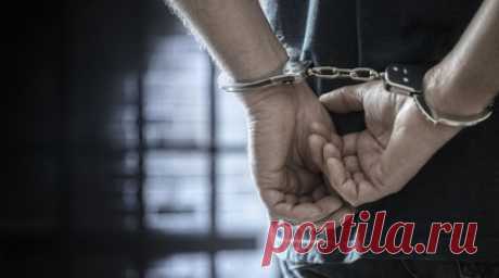 В Новосибирске мужчину приговорили к шести годам тюрьмы за нападение с вилами. Суд приговорил к шести годам колонии строгого режима 54-летнего мужчину за нападение с вилами на знакомого на автостоянке в Новосибирске. Читать далее