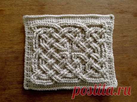 Кельтский мотив крючком (схема + фото МК)
Источник: www.suviscrochet.blogspot.com