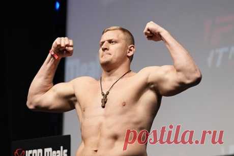 Британец Аспиналл назвал Павловича лучшим бойцом мира перед поединком в UFC. Британец Том Аспиналл назвал россиянина Сергея Павловича лучшим бойцом ММА перед поединком в UFC. «Он наносит правильные удары в правильное время. В UFC много бойцов, которые обладают такой же мощью, но у них нет тех результатов, которые есть у него: завершения в первых раундах и нокауты», — добавил Аспиналл.