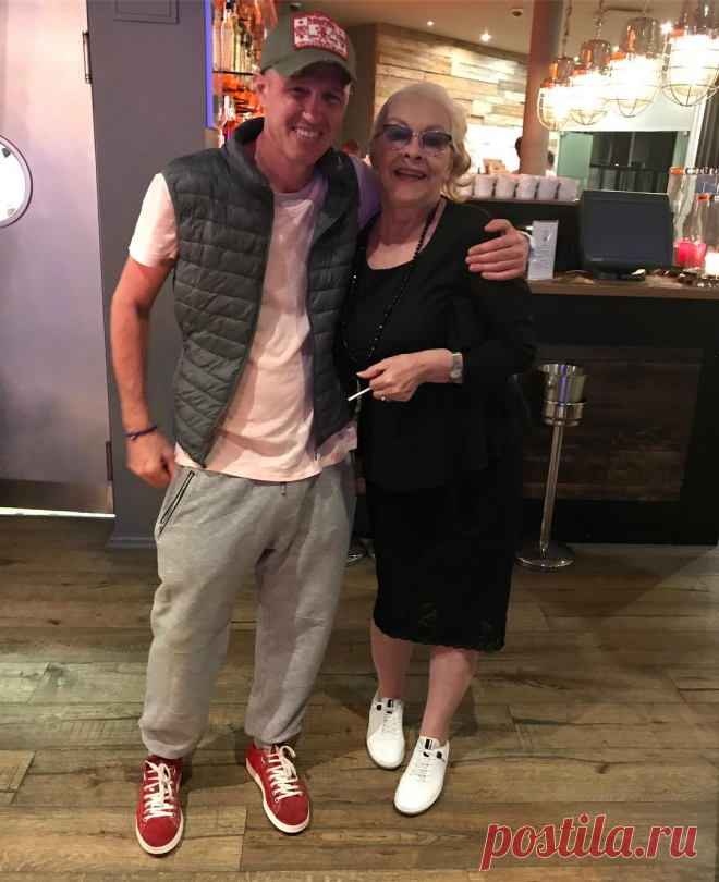 Публикация Игорь Верник в Instagram • Авг 2 2017 в 11:31 UTC 4,045 отметок «Нравится», 13 комментариев — Игорь Верник (@ivernik) в Instagram: «Ирония судьбы или с легким правом прикоснуться к любимой актрисе! Барбара Брыльска»