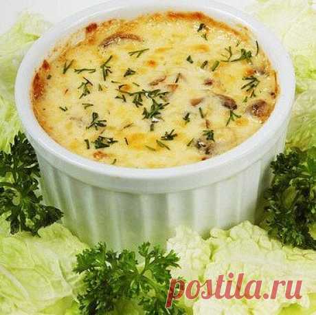 Скоро Новый год, а значит столы будут ломиться от разных вкусностей. Среди них блюда всем давно знакомые и, конечно, что-то новенькое, чем хозяйки планируют удивлять. Самое главное – это успеть после работы домой, чтобы все приготовить до боя курантов. Власти Белгородской области первыми в России предложили сделать ближайшее 31 декабря выходным днём. Член Общественной палаты Султан Хамзаев попросил глав регионов также объявить 31 декабря выходным. В любом случае, предновогоднее настроение и пред
