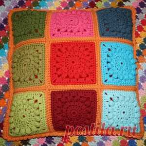Вязаная подушка - узор "попкорн"